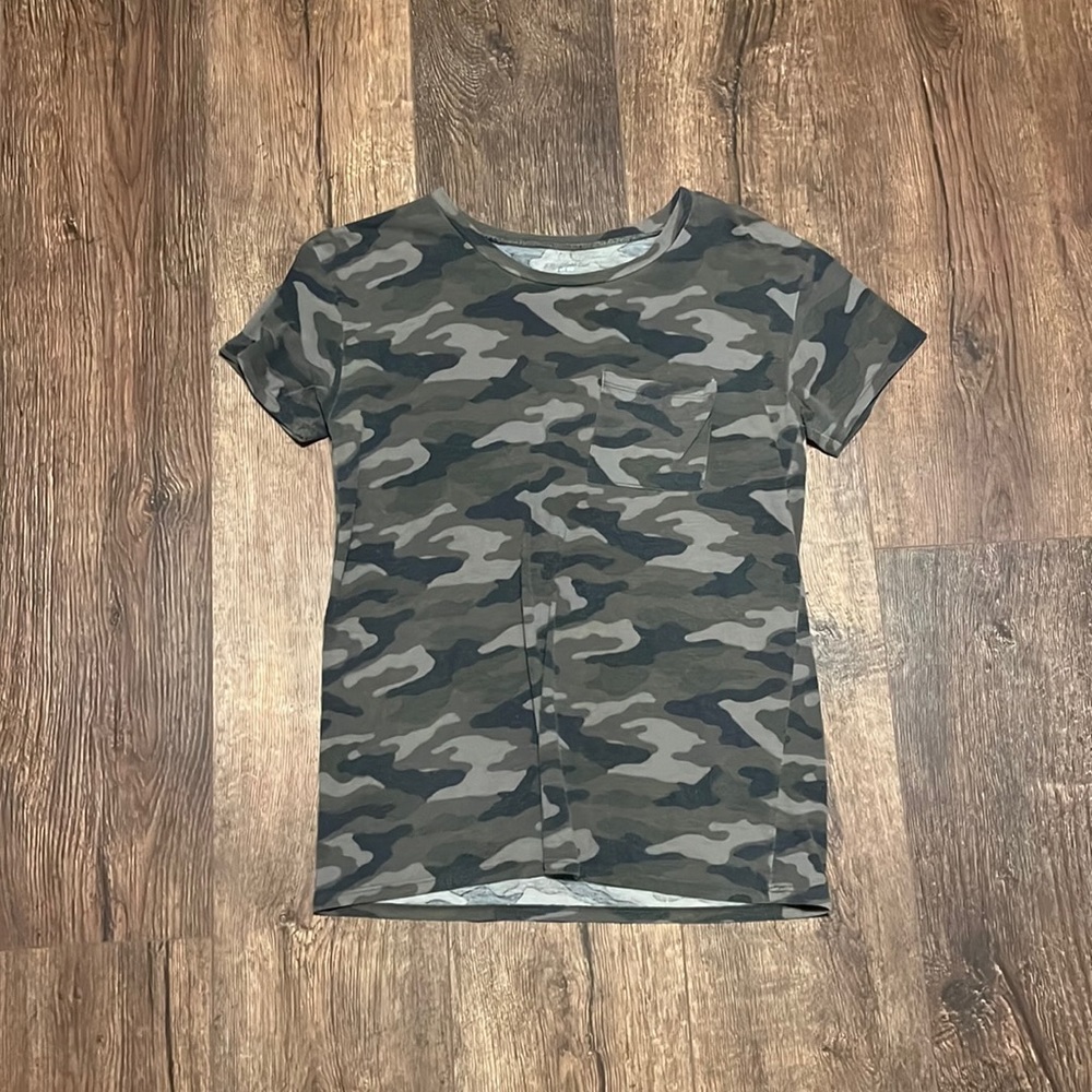 camo tee